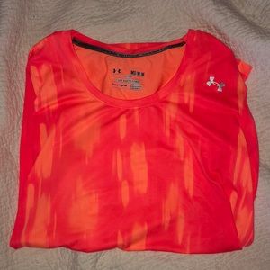 UNDER ARMOUR dry fit short sleeve
